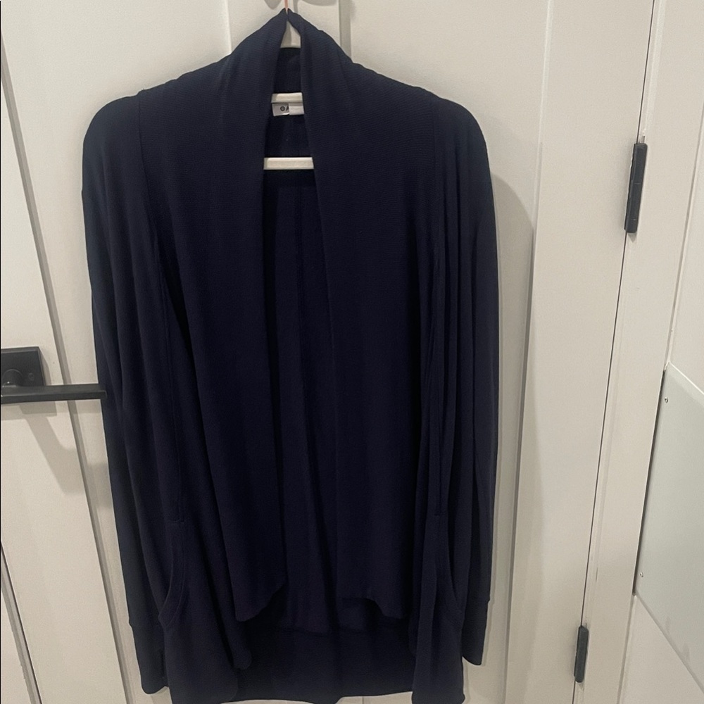 Athleta Pranayama Wrap in Navy